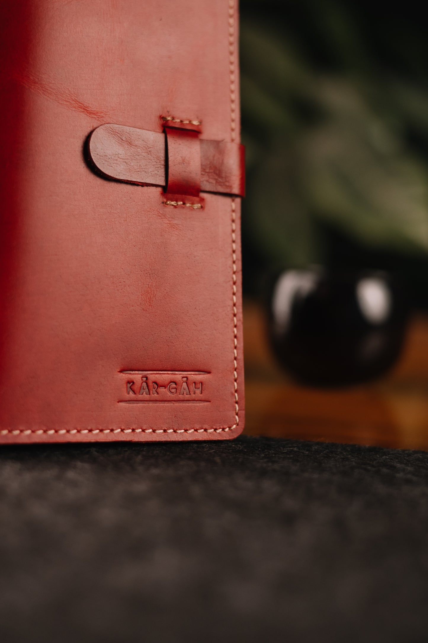Kar-Gah Talon Hook (VINTAGE OXBLOOD)