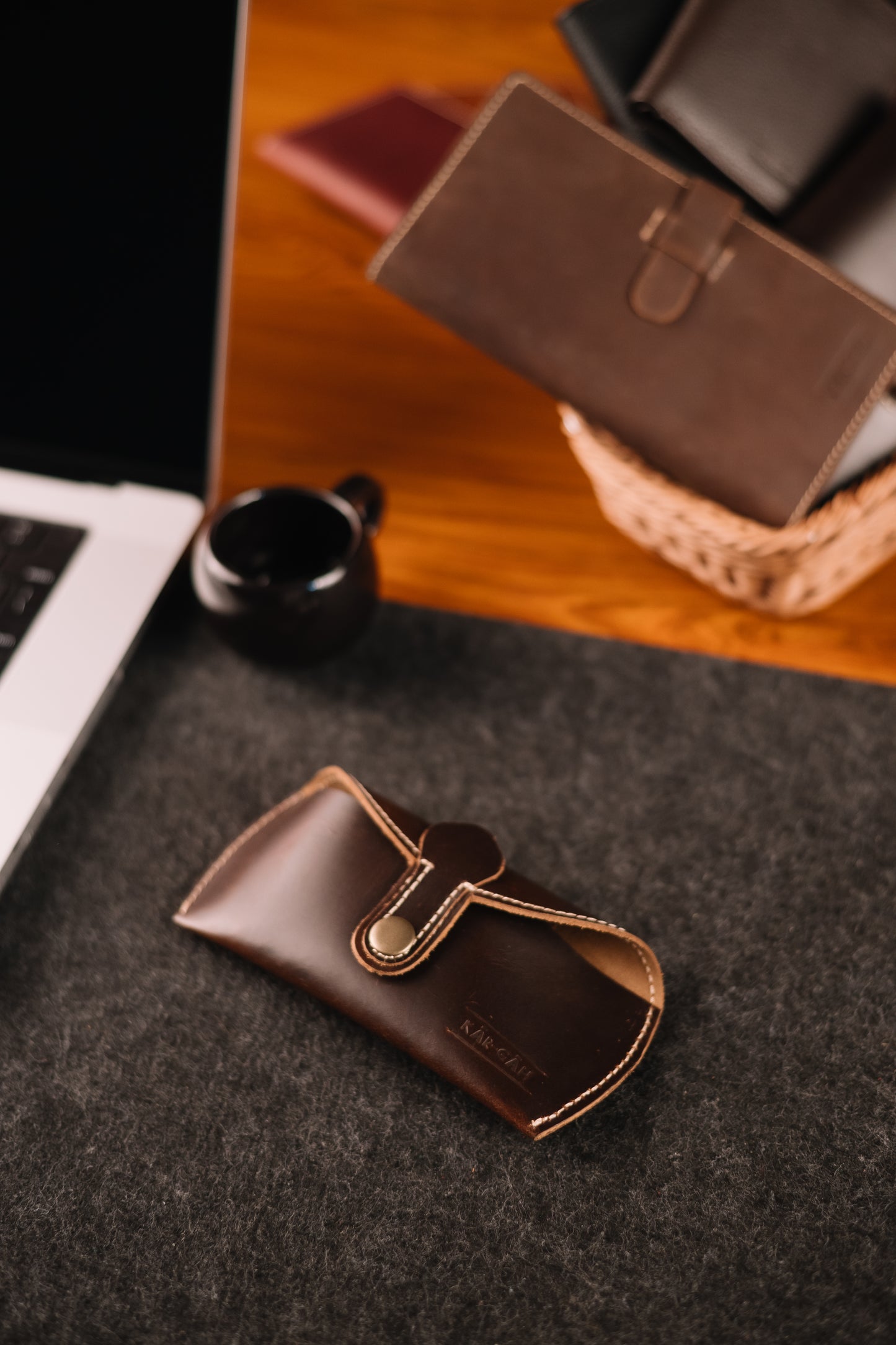 Kar-Gah Dapper Sleeve (VINTAGE UMBER)