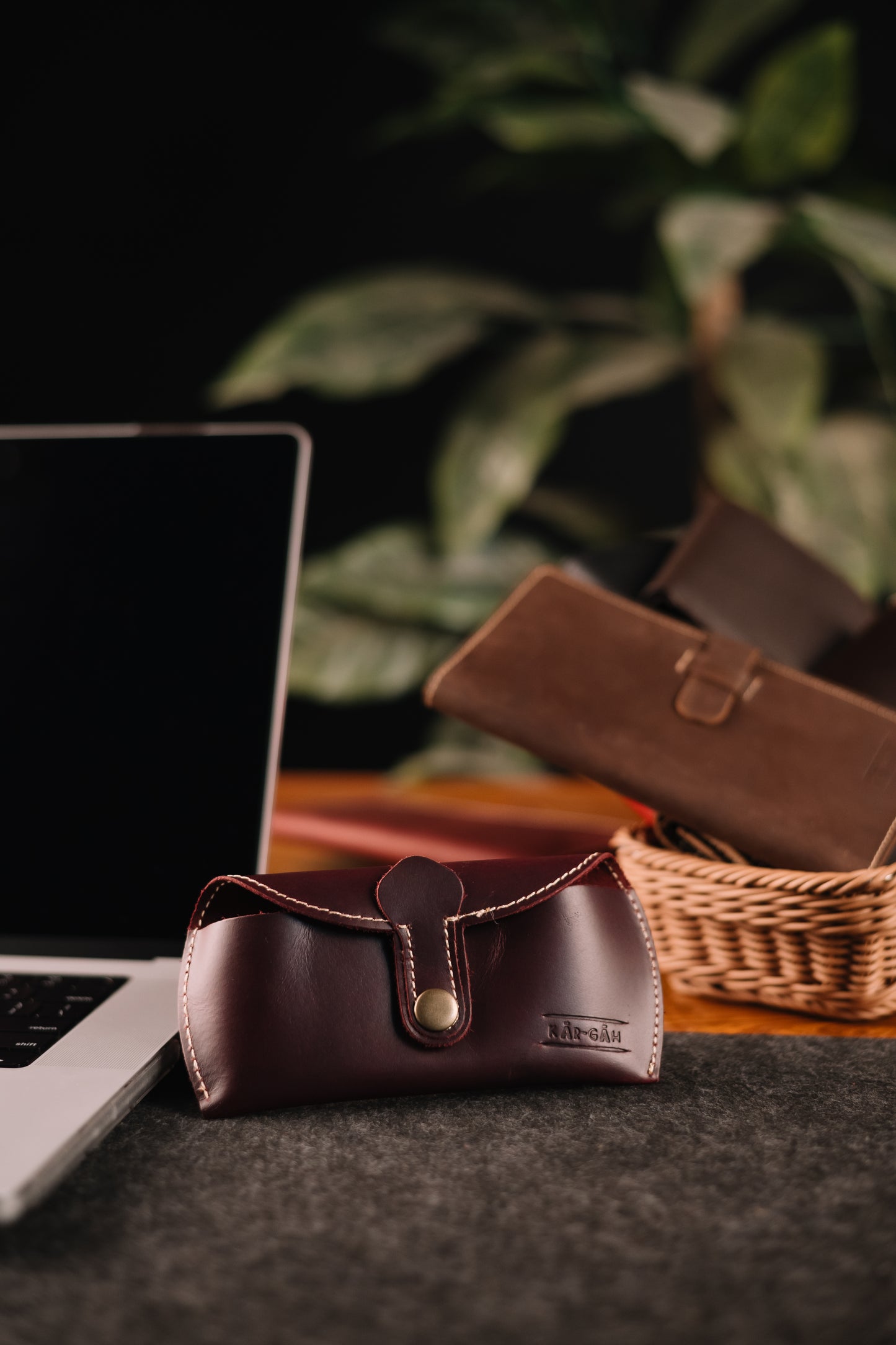 Kar-Gah Dapper Sleeve (VINTAGE PLUM)