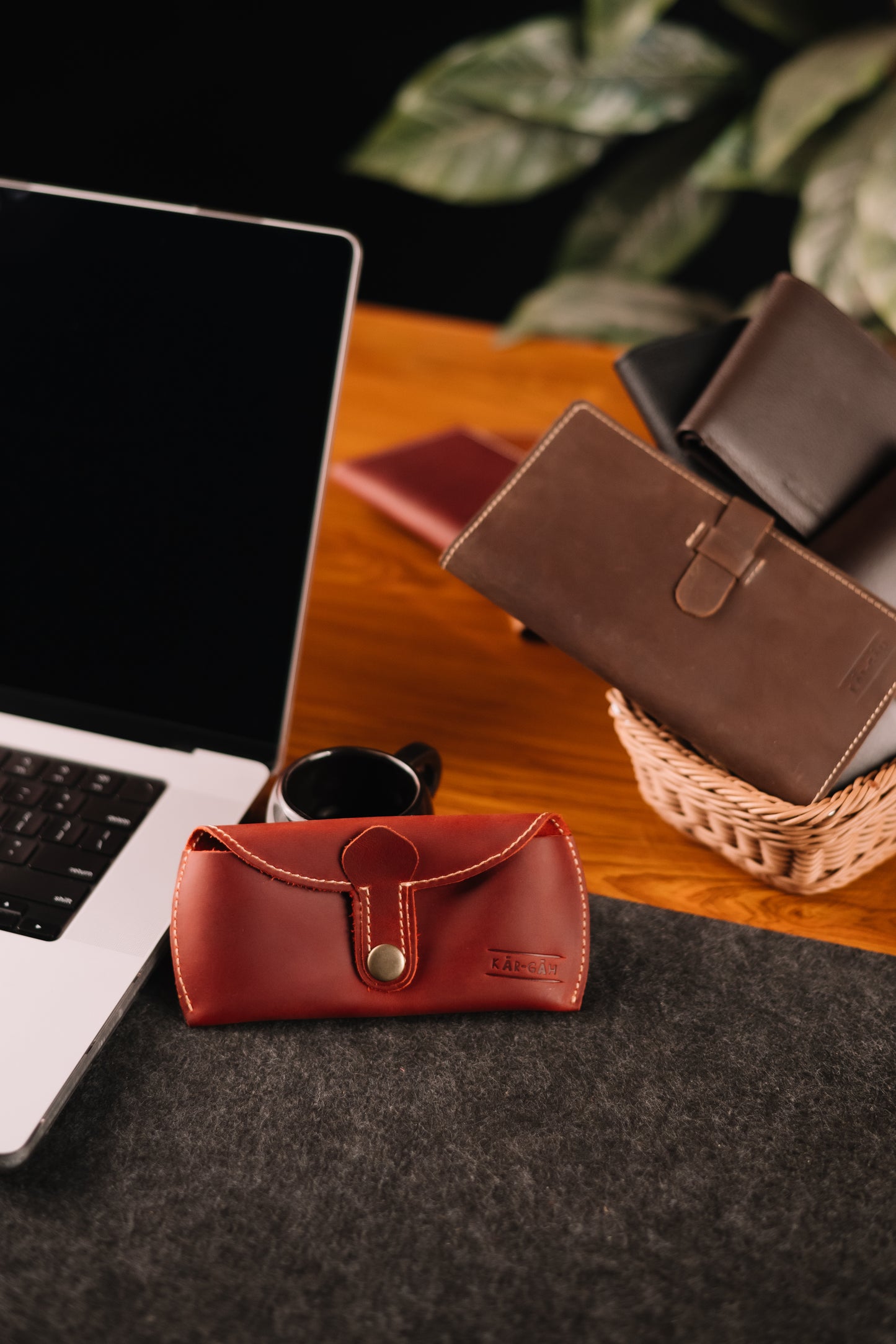 Kar-Gah Dapper Sleeve (VINTAGE OXBLOOD)